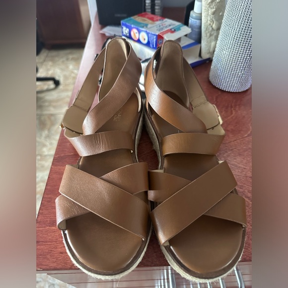 COPY - Michael Kors leather platform sandals - Picture 2 of 6